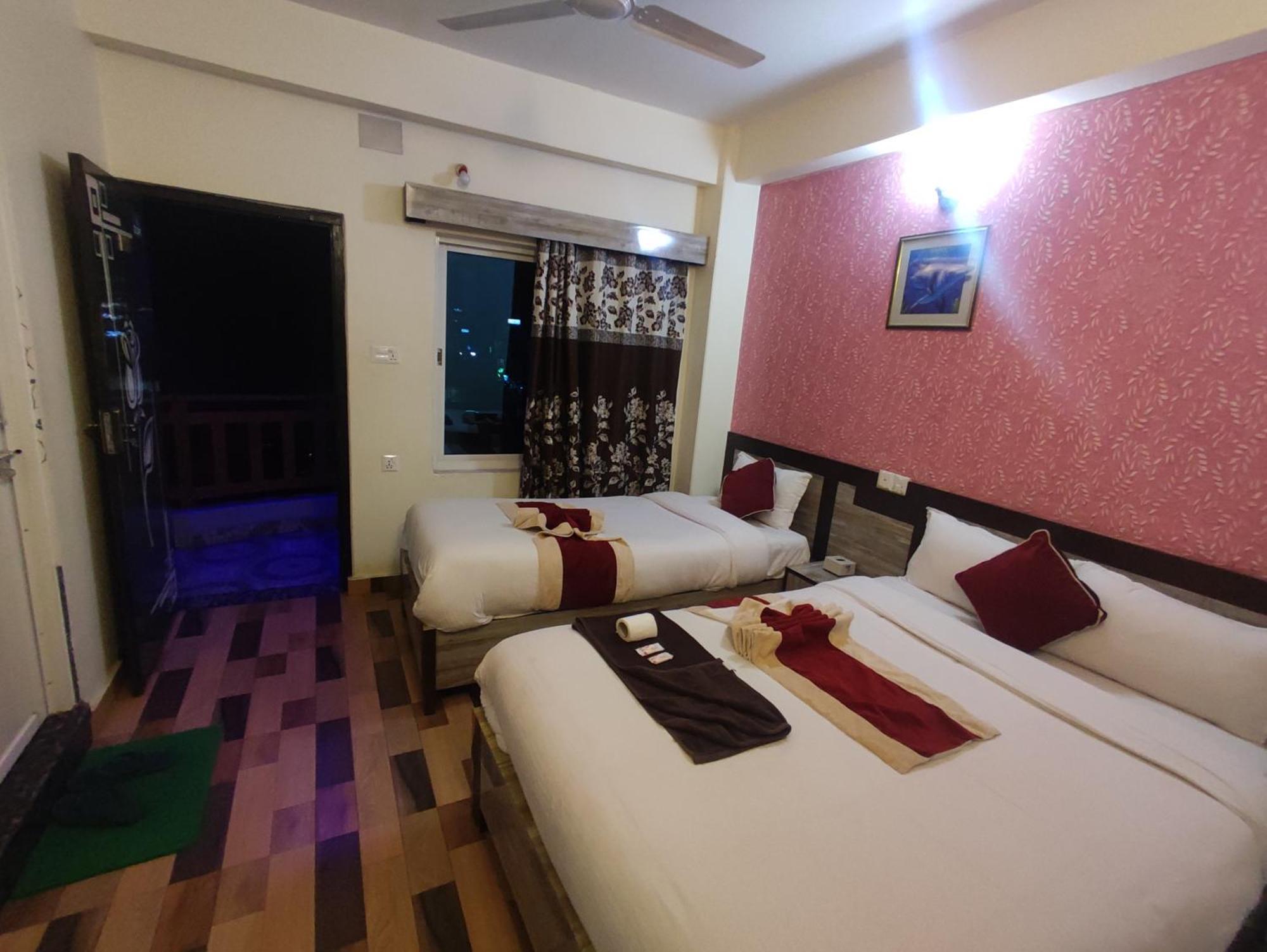 Hotel Kajiinn Pokhara Kültér fotó