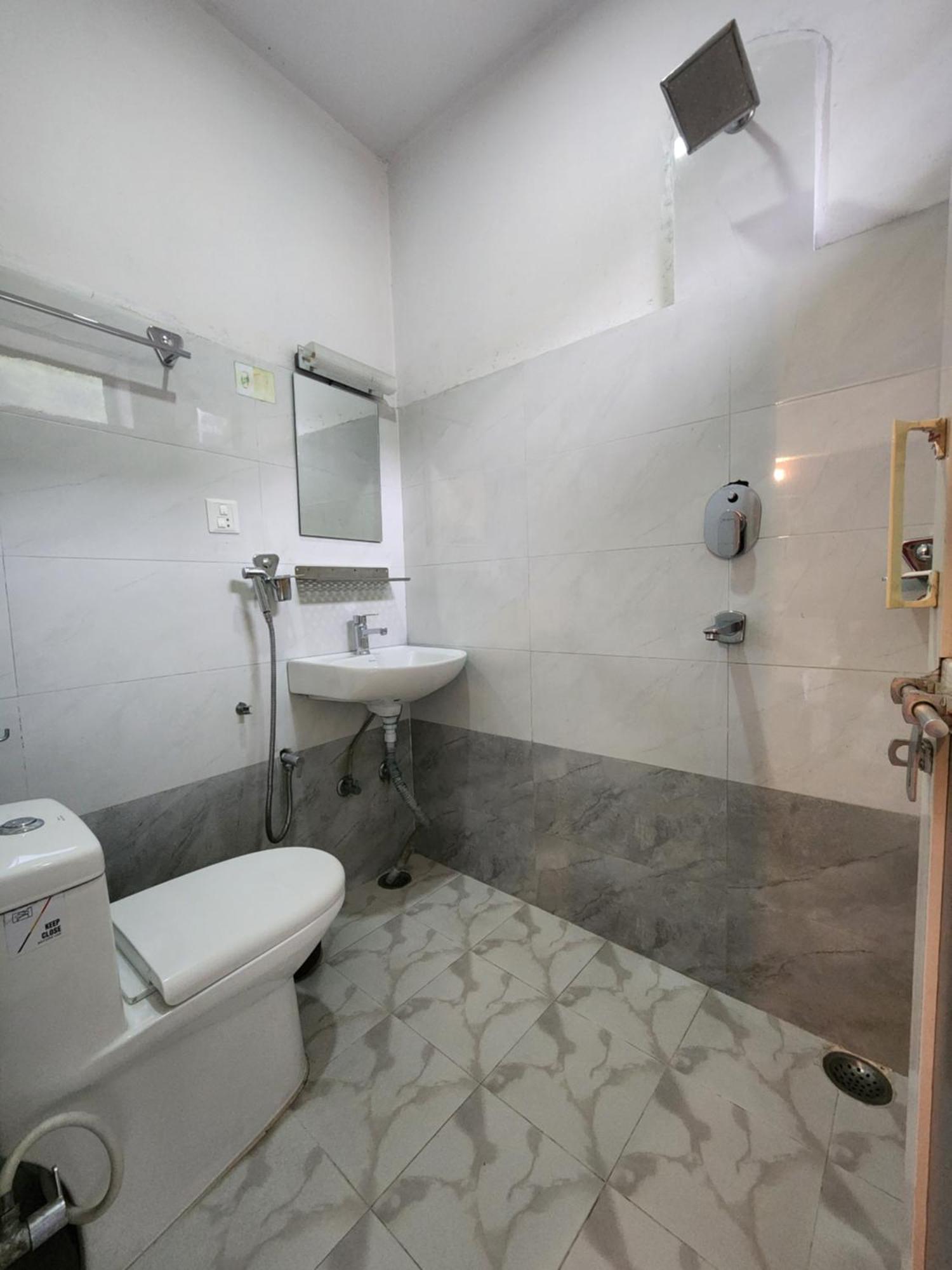 Hotel Kajiinn Pokhara Kültér fotó